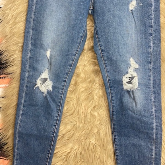 Levi's • 'Wedgie' Skinny Jean • Blue Distressed • 26 - Picture 9 of 13